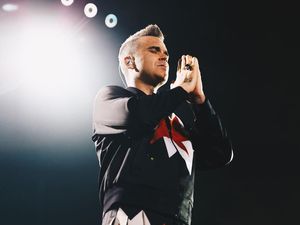 Robbie Williams tentang Depresi: Penyakit dalam Kepalaku yang Ingin Membunuhku Robbie Williams tentang Depresi: Penyakit dalam Kepalaku yang Ingin Membunuhku