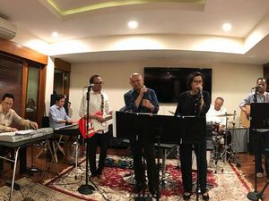 Mengintip Elek Yo Band Latihan untuk BNI Java Jazz Festival 2018 Mengintip Elek Yo Band Latihan untuk BNI Java Jazz Festival 2018