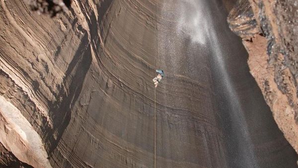 Potret Menantang Maut yang Bikin Dada Berdebar