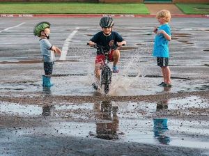 Tingkah 3 Anak Laki-laki Ini Bisa Bikin Kita Senyum-senyum Sendiri