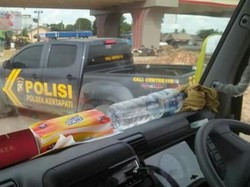 Viral, Video Oknum Polisi yang Diduga Tarik Pungli Truk di Palembang