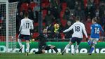Pesta Gol Spurs di Bawah Guyuran Salju