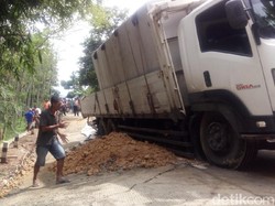 Jalan Provinsi Penghubung Kabupaten Semarang-Grobogan Ambles