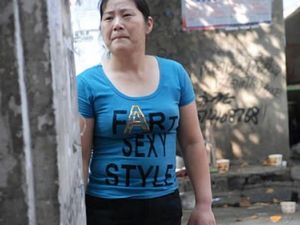 Kocak, 13 Orang Ini Pakai Kaus Bertulisan Bahasa Inggris Tanpa Tahu Artinya