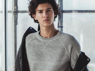 Foto: Tampannya Pangeran Denmark yang Dikontrak Jadi Model Burberry