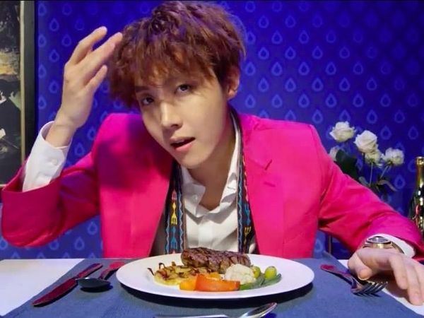 9 Bukti Kalau J-Hope BTS Suka Kulineran Bersama Sahabat