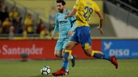 Lionel Messi yang menjadi andalan, benar-benar merepotkan Las Palmas. Striker asal Argentina itu beberapa kali menebar ancaman. (Foto: Santiago Ferrero/Reuters)