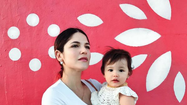 Potret Kekompakan Ibu dan Anak yang Sama-sama Cantik