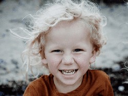 Kisah Sedih Ibu yang Anaknya Meninggal karena Tersedak Bola Bekel