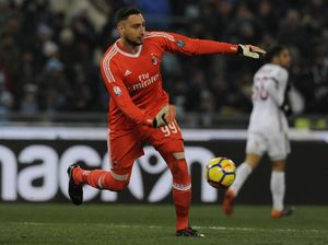 Raiola: Donnarumma Sebaiknya Tinggalkan Milan