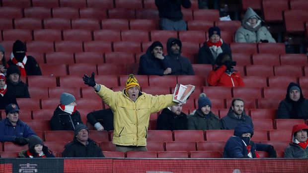Arsene Wenger terus mendapat kecaman dari suporter Arsenal.