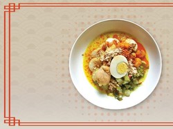 Begini Tampilan Seporsi Lontong Cap Go Meh dengan Lauk Komplet