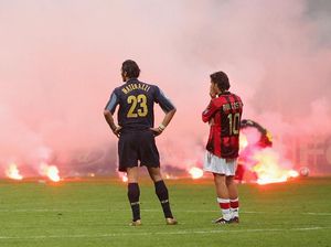 11 Foto Ikonik Duel Panas Inter Milan vs AC Milan