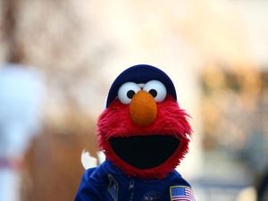 Balita Tertarik pada Elmo? Bisa Jadi Ini Alasannya