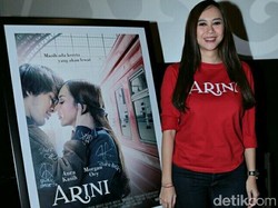 Aura Kasih Selipkan Cerita Sedih Hidupnya di Film Arini