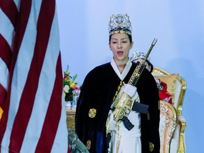 Foto: Saat Jemaat di Pennsylvania Gelar Pemberkatan Senapan AR-15