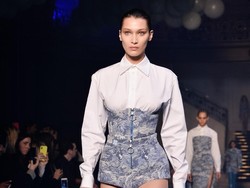 Kalau Tidak Jadi Model, Bella Hadid Mungkin Pilih Profesi Menantang Ini