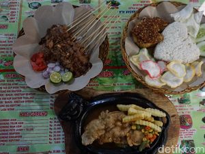 Hot & Sexy Chicken: Nikmatnya Ayam Penyet Pedas Gurih dan Es Krim Jumbo Fenomenal
