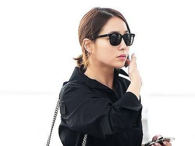 12 Gaya Artis Cantik Korea Pakai Tas Chanel Hingga Hermes Ratusan Juta