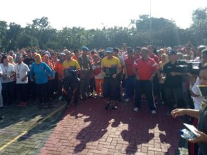 Direlokasi, PKL Pasar Perumnas Klender Protes ke Sandiaga Direlokasi, PKL Pasar Perumnas Klender Protes ke Sandiaga