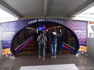 Mengunjungi Camp Nou yang Bersejarah Itu