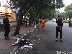 Usai Orasi Yusril, Massa di Depan Kantor KPU Bubarkan Diri