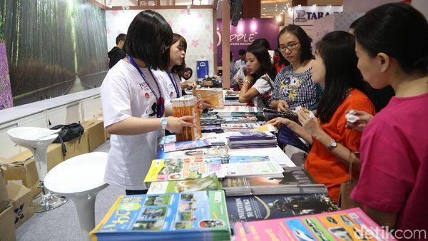 Foto: Berburu Paket Wisata di Astindo Travel Fair