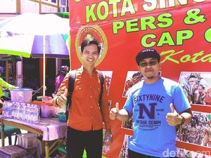 Ada Break Salat Jumat, Wisatawan Puji Toleransi di Cap Go Meh Singkawang