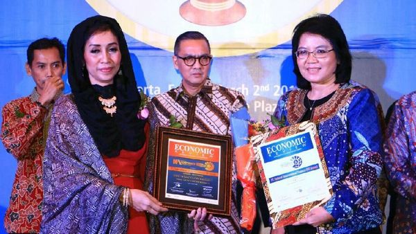 Penghargaan untuk Industri Multifinance