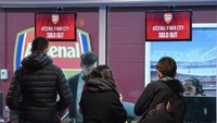 Loket penjualan tiket di Emirates Stadium menyatakan bahwa tiket untuk laga melawan City, Jumat (2/3/2018) dinihari WIB, sold out alias ludes terjual. Foto: Mike Hewitt/Getty Images