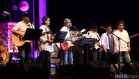 Foto: Penyerahan Sumbangan Imbalan Festival Jazz Band Menteri Jokowi