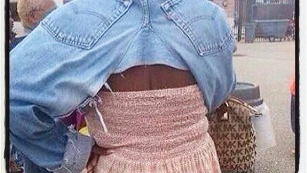 Foto: Berusaha Stylish Terlalu Keras, Tampilan 15 Orang Ini Malah Kocak