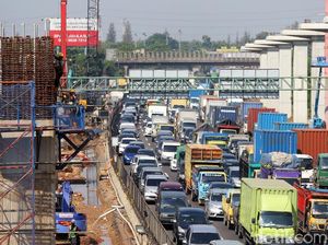 Ketua Komisi C DPRD DKI: Mobil Luar Jakarta Nggak Bayar ke DKI Ketua Komisi C DPRD DKI: Mobil Luar Jakarta Nggak Bayar ke DKI