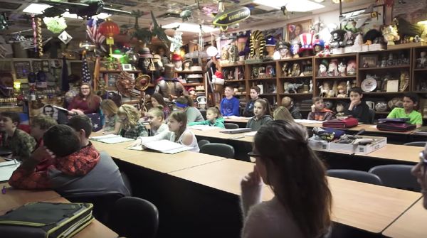 Foto: Mirip Museum, Ruang Kelas SMP di AS Dipenuhi 50.000 Artefak