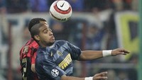 Adriano, penyerang Brasil ini termasuk salah satu yang produktif di Liga Champions. Ada total 14 gol dibuat dari 27 penampilan. (AFP PHOTO / PACO SERINELLI)