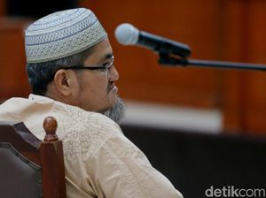 Jonru Bebas Bersyarat! Jonru Bebas Bersyarat!