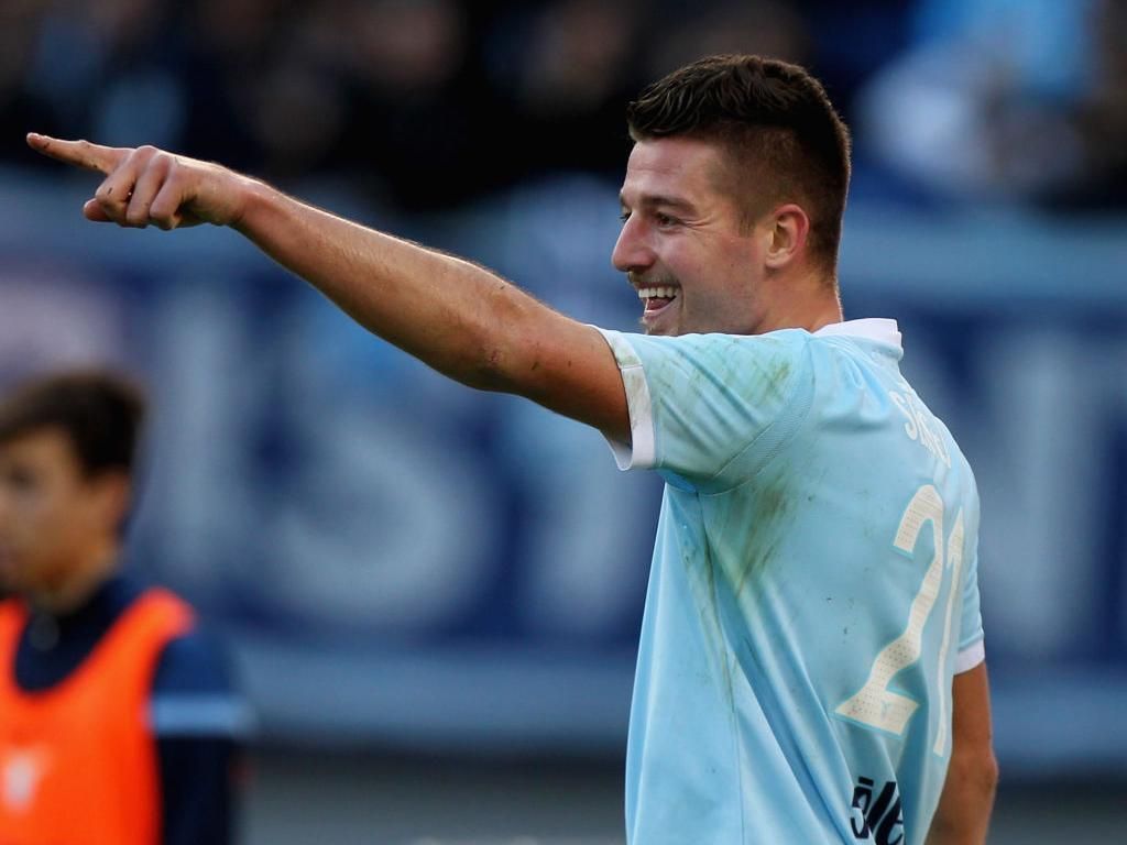 Dihubungkan dengan Juventus, Milinkovic-Savic Hanya Bisa Senyum Dihubungkan dengan Juventus, Milinkovic-Savic Hanya Bisa Senyum