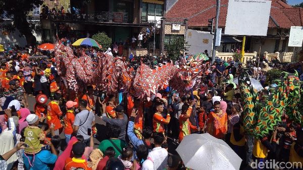 Foto: Kemeriahan Cap Go Meh Cirebon 2019