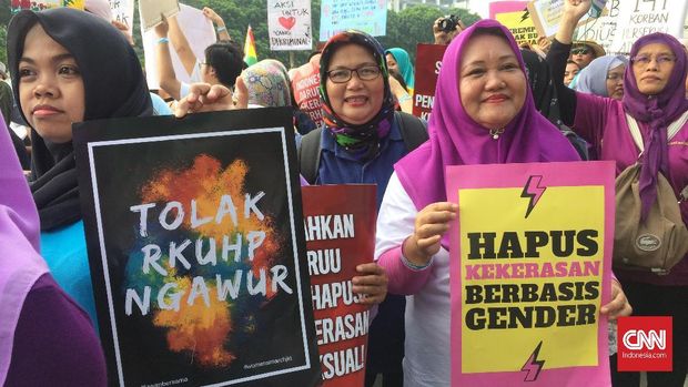 Aksi Women's March di Jakarta tak hanya diikuti perempuan.
