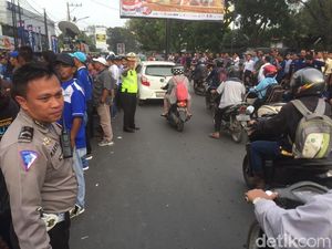 Polisi Jaga Ketat Sidang Putusan Gugatan JR Saragih di Bawaslu Sumut Polisi Jaga Ketat Sidang Putusan Gugatan JR Saragih di Bawaslu Sumut