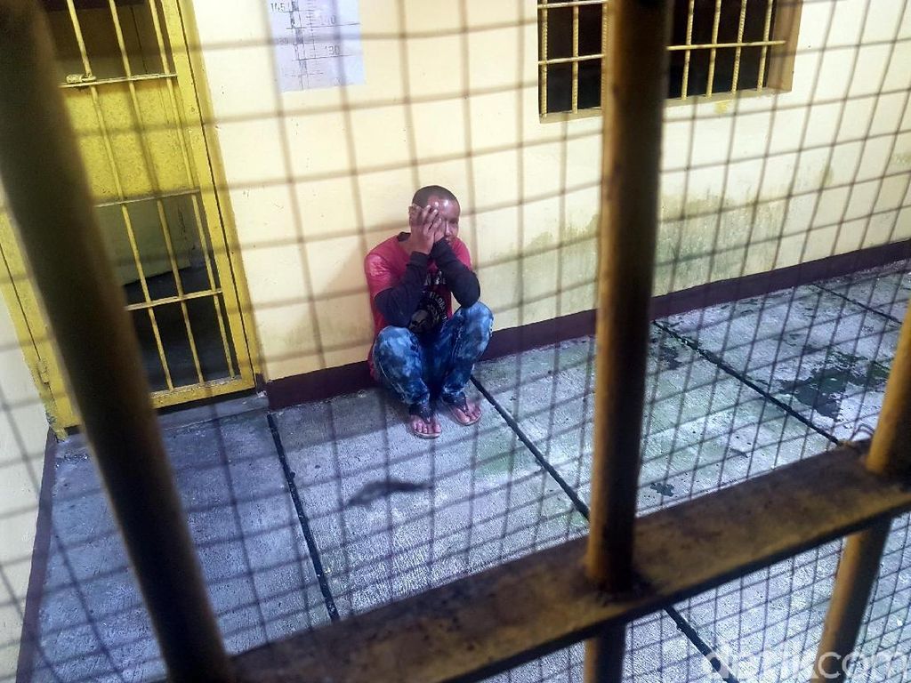 Pencuri Ponsel Anak SMA di Sukabumi Jadi Bulanan Warga Usai Terjatuh Pencuri Ponsel Anak SMA di Sukabumi Jadi Bulanan Warga Usai Terjatuh