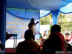 Pedagang Minta Akses Angkot ke Lokbin Ciracas