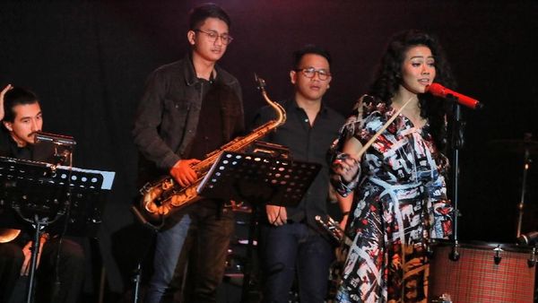 Asyiknya Yura Yunita dan Ron King Horn Section di BNI Java Jazz Festival 2018