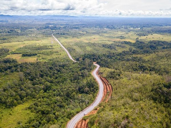 Bangga! Jalan Perbatasan RI Menuju Malaysia Indah Banget