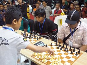 Adu Ketangkasan Catur untuk Pengunjung Pameran