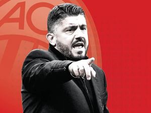 Milan-nya Si Badak Mengancam Ular Besar