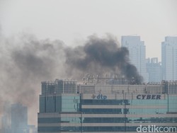 Muncul Asap Hitam Pekat di Kuningan