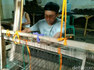Keren Lho, Lidi Kelapa Ditenun Jadi Produk Bernilai Jual Keren Lho, Lidi Kelapa Ditenun Jadi Produk Bernilai Jual
