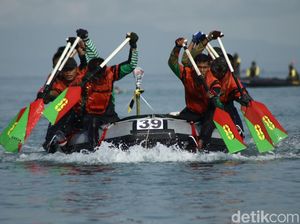6 Jam Mendayung Taklukkan Selat Sunda, Para Prajurit Tiba di Merak