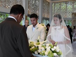 Deretan Selebriti yang Memilih Nikah Diam-diam